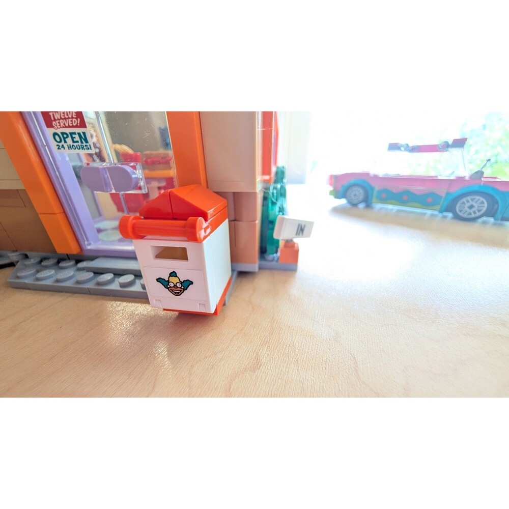 LEGO Icons 10352 The Simpsons: Krusty Burger - New- 2 Minifigs - Picture 5 of 16
